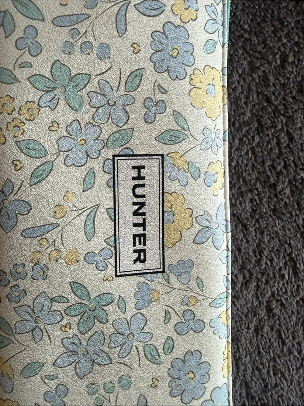 Hunter Floral Accent Pouch in Cream, Blue, Yellow